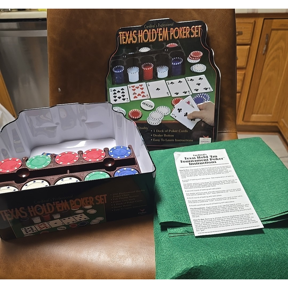 Vtg Cardinal's Professional 2004 Texas Hold'em Poker Set‎ in Tin Box Complete